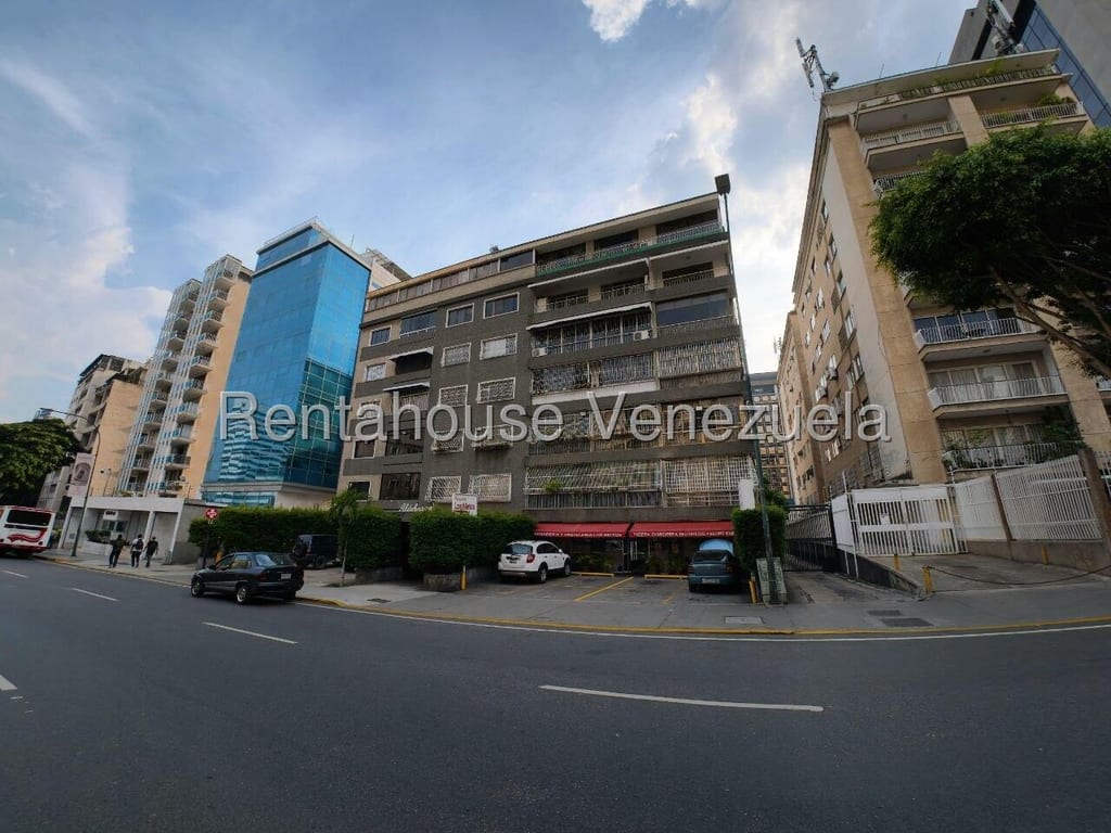 Apartamento en Altamira, Caracas - 1