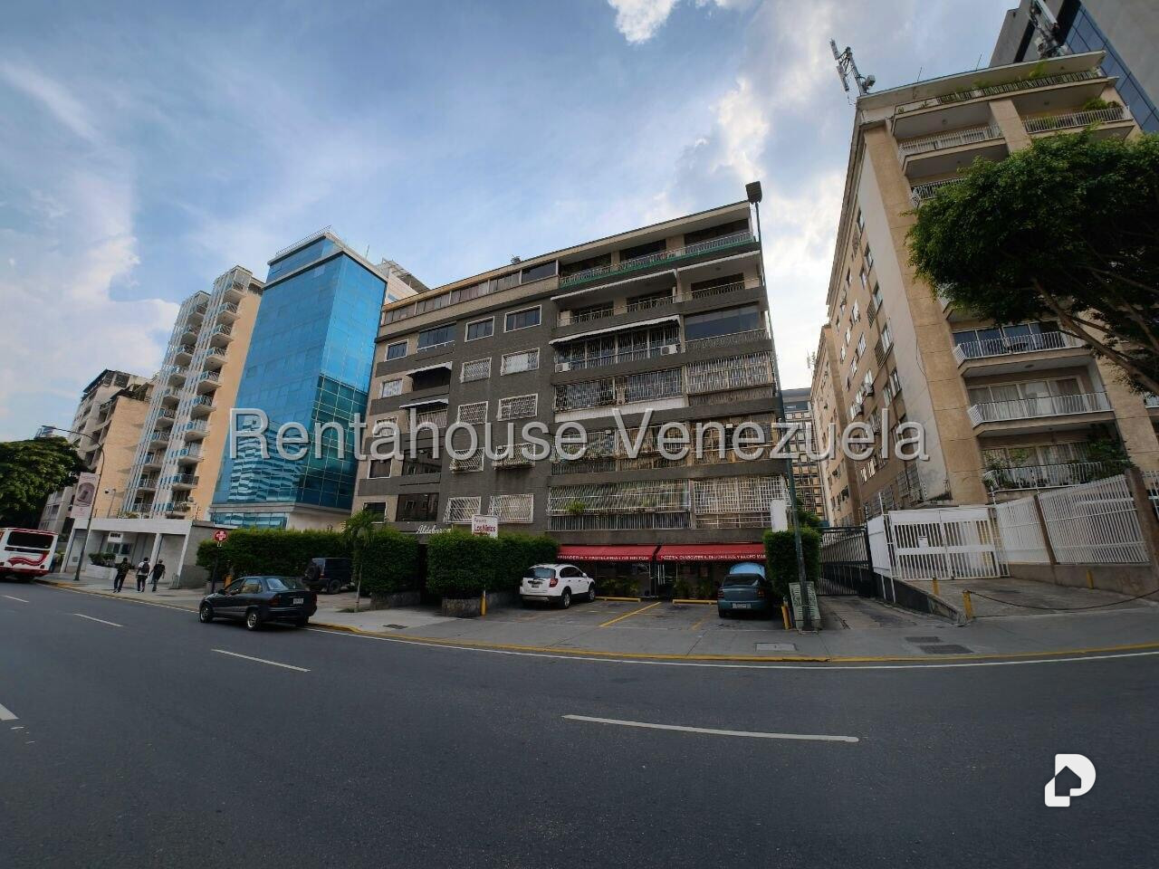 Apartamento en Altamira, Caracas – 1
