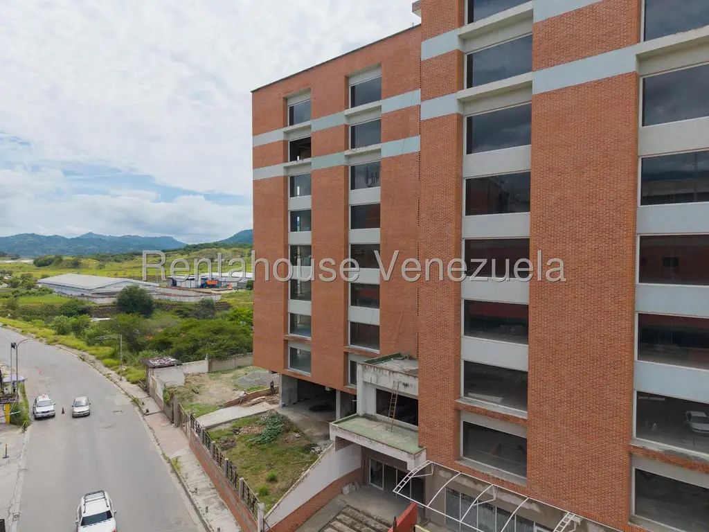 Local comercial en Sector Buenaventura, Guatire - 1