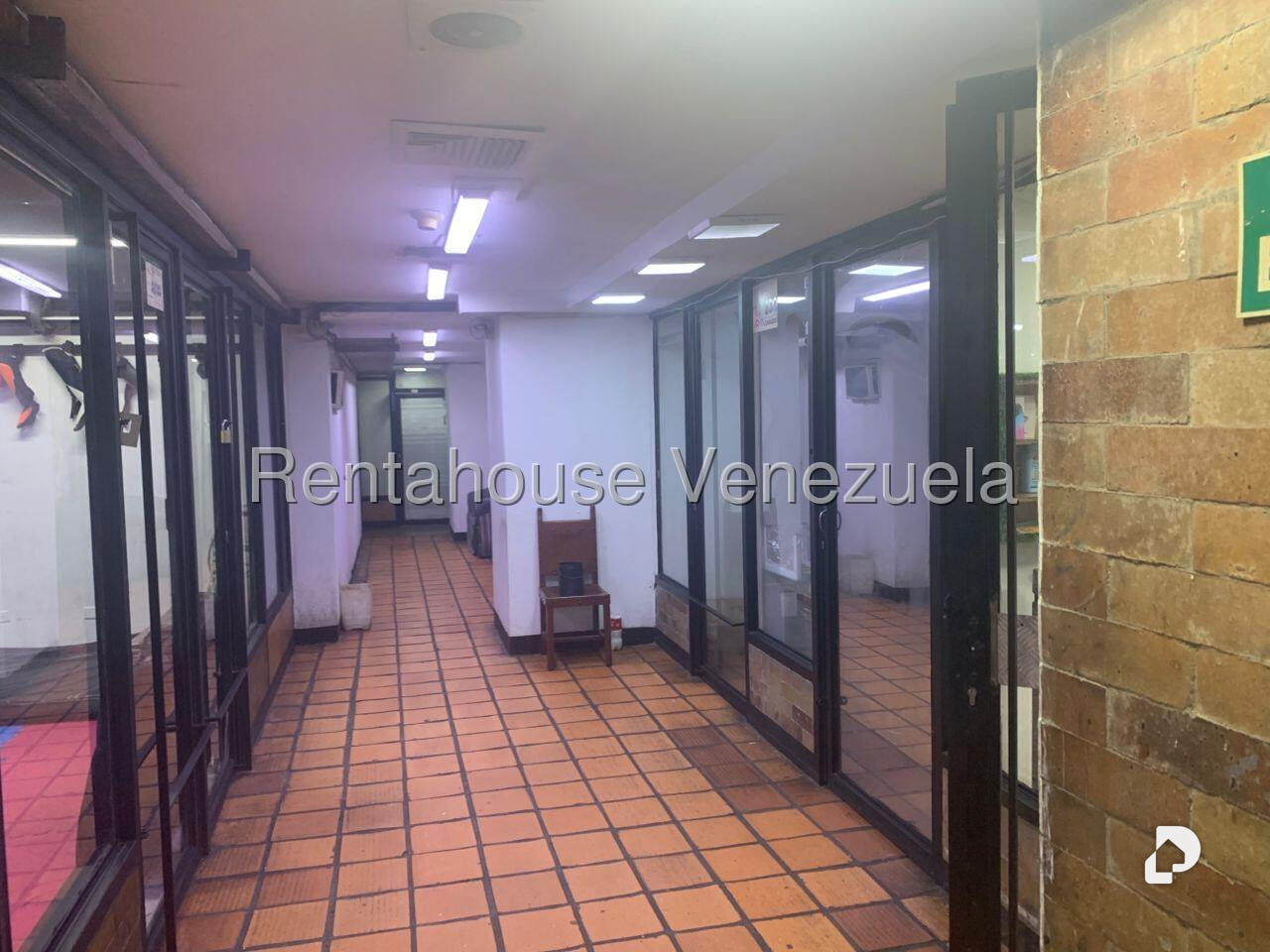 Edificio en Parroquia La Candelaria, Caracas – 11