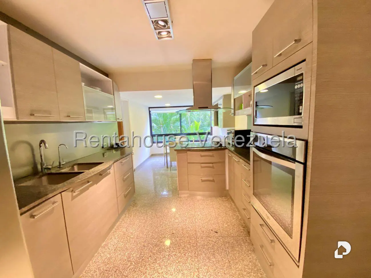 Apartamento en Lomas de La Lagunita, Caracas – 11