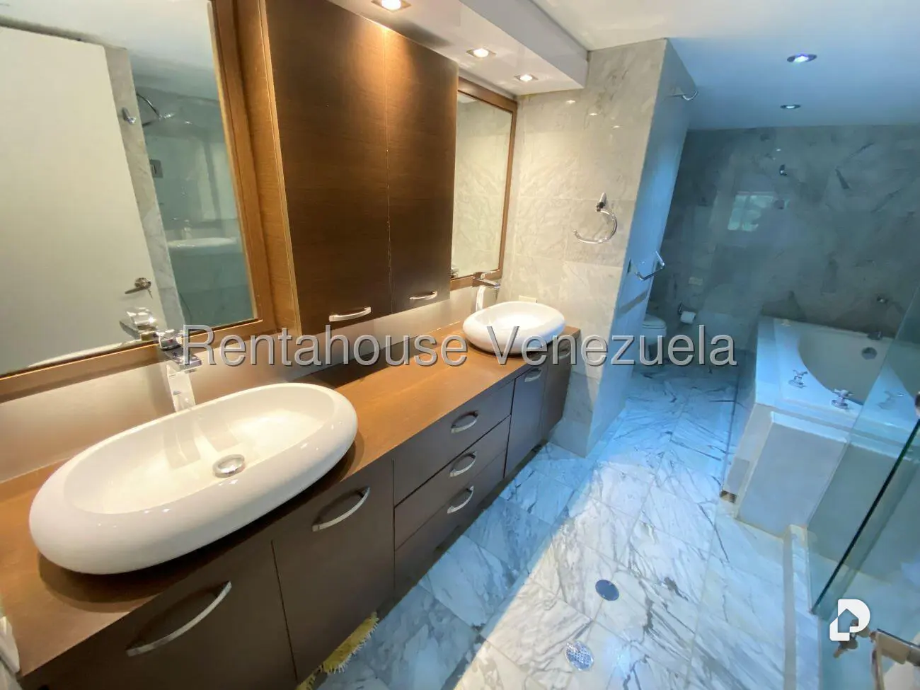 Apartamento en Lomas de La Lagunita, Caracas – 19
