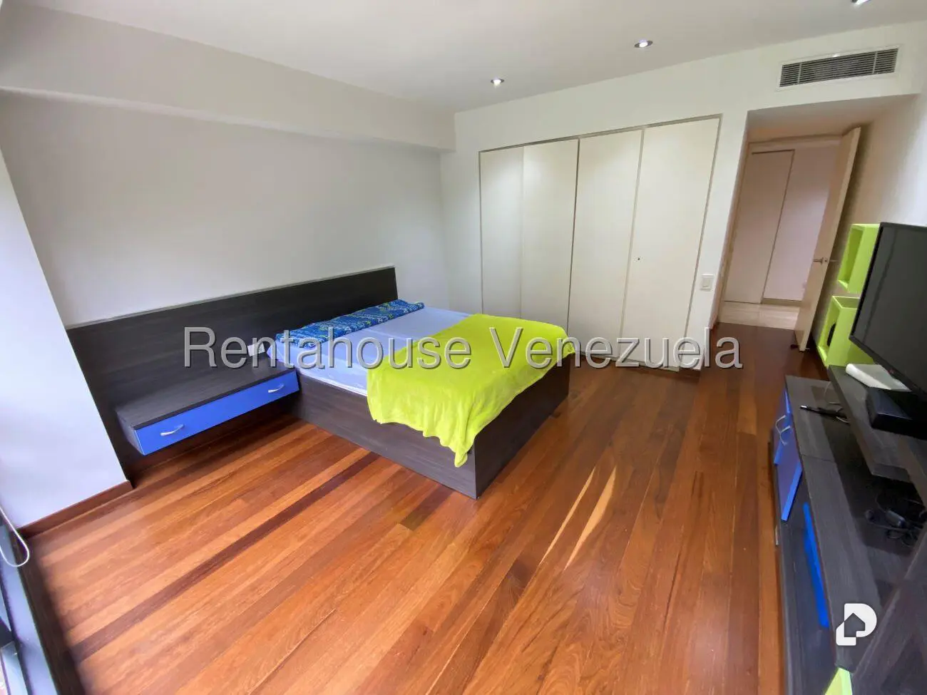 Apartamento en Lomas de La Lagunita, Caracas – 22