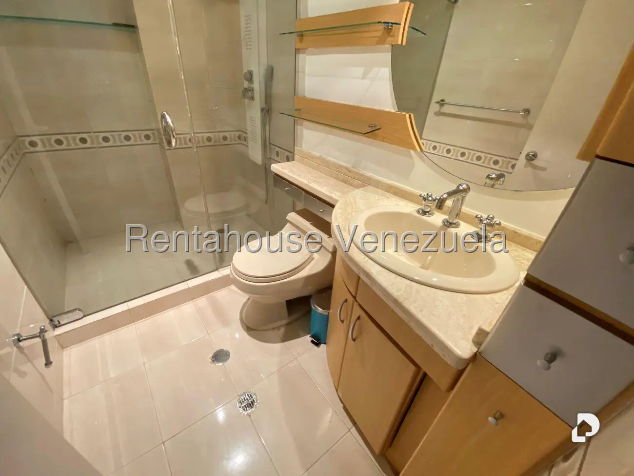 Apartamento en Lomas de La Lagunita, Caracas – 23