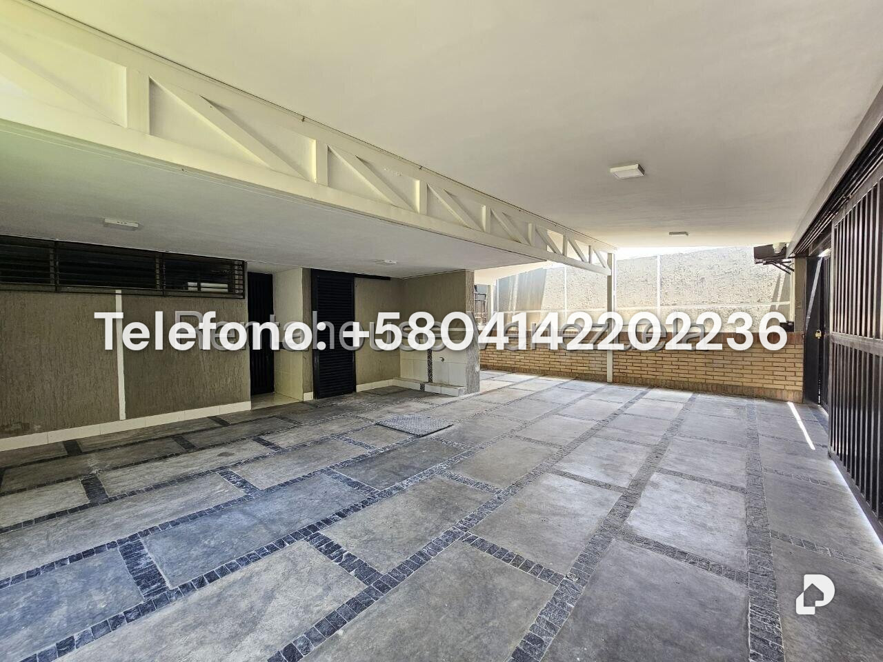 Casa en Prados del Este, Caracas – 42