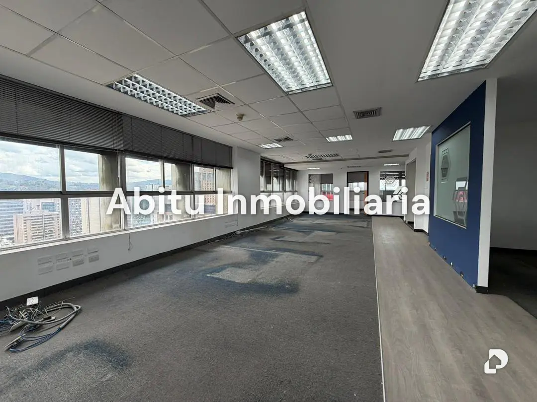 Oficina en Altamira, Caracas – 15