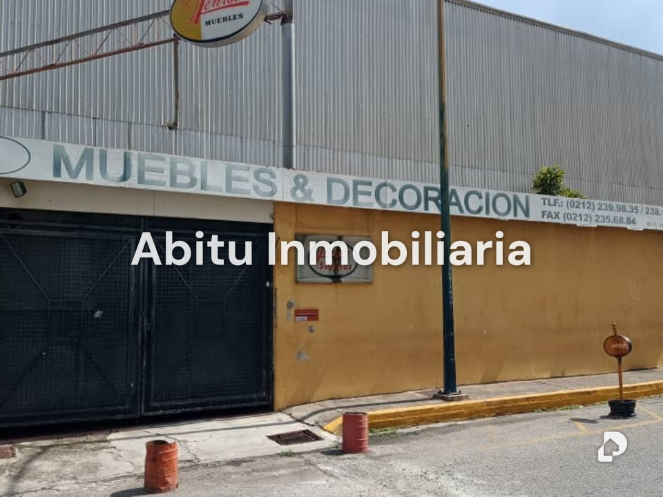 Building in Boleíta Sur, Caracas – 1
