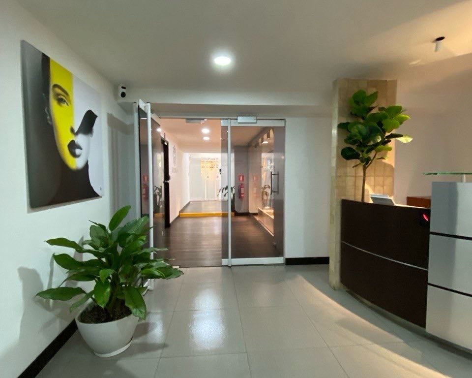 Local comercial en Las Mercedes, Caracas - 1