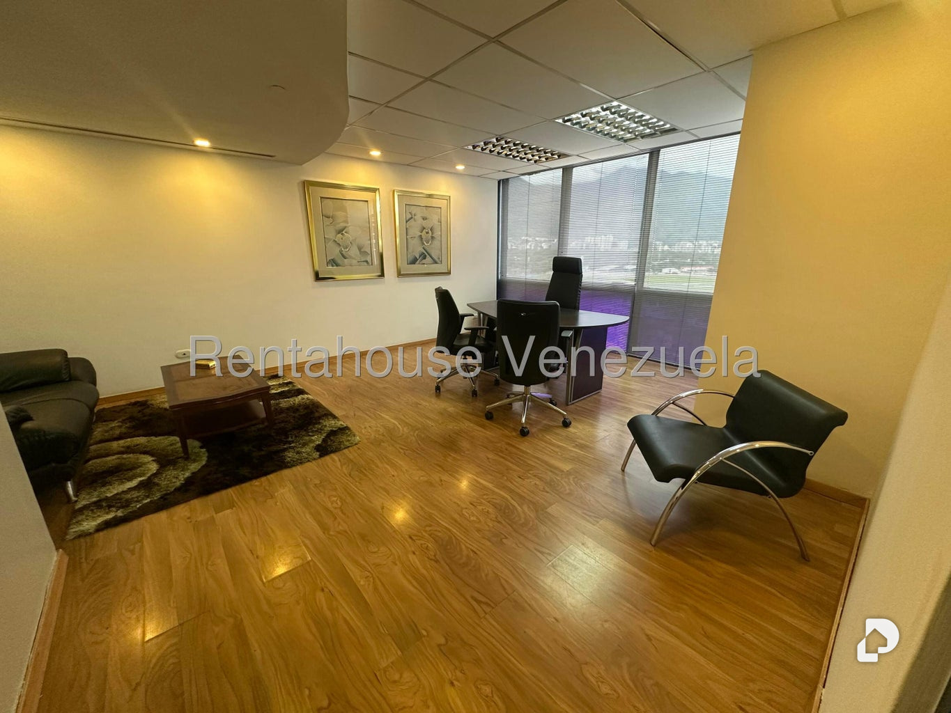 Oficina en Chuao, Caracas – 11