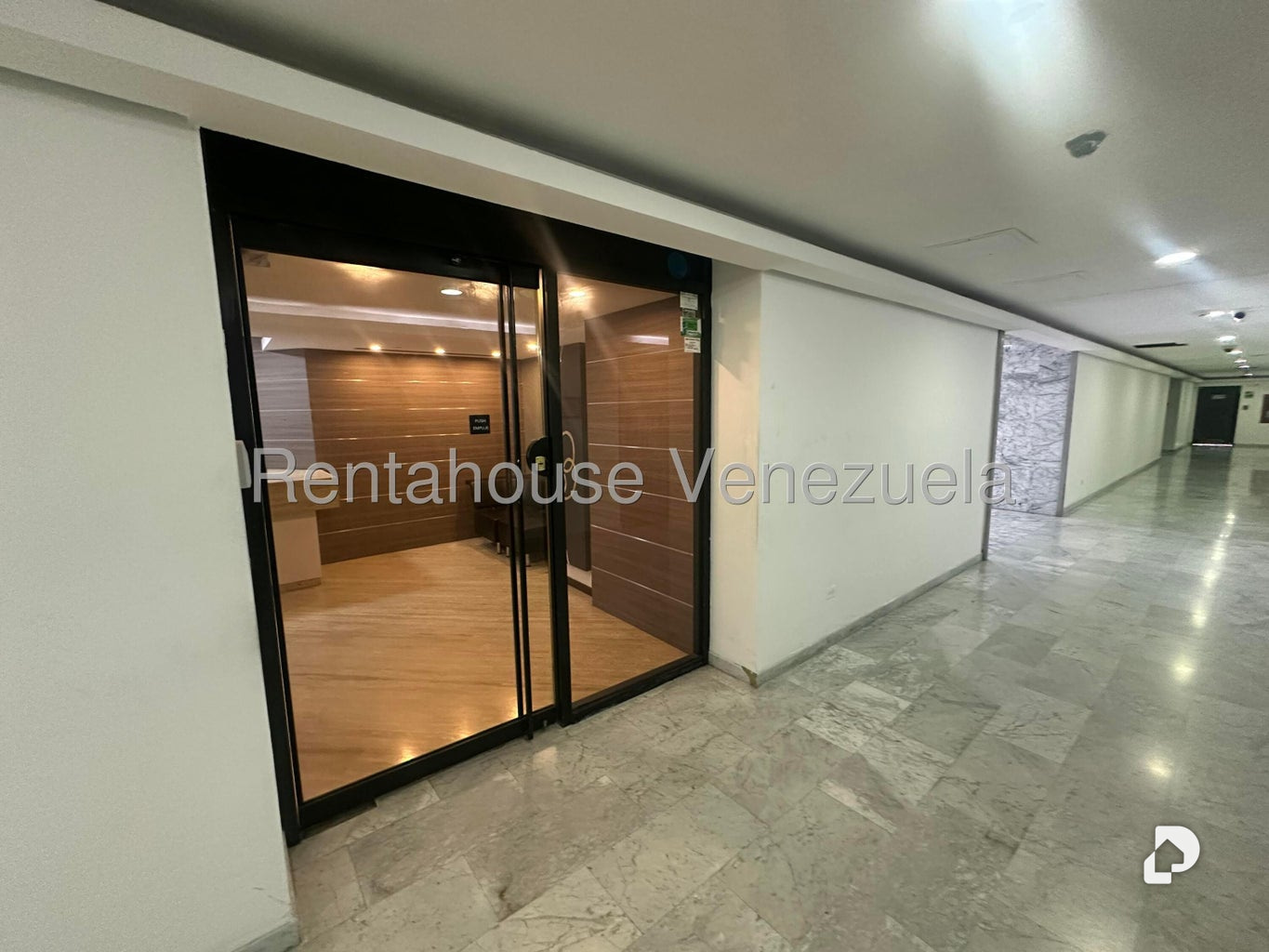 Oficina en Chuao, Caracas – 2