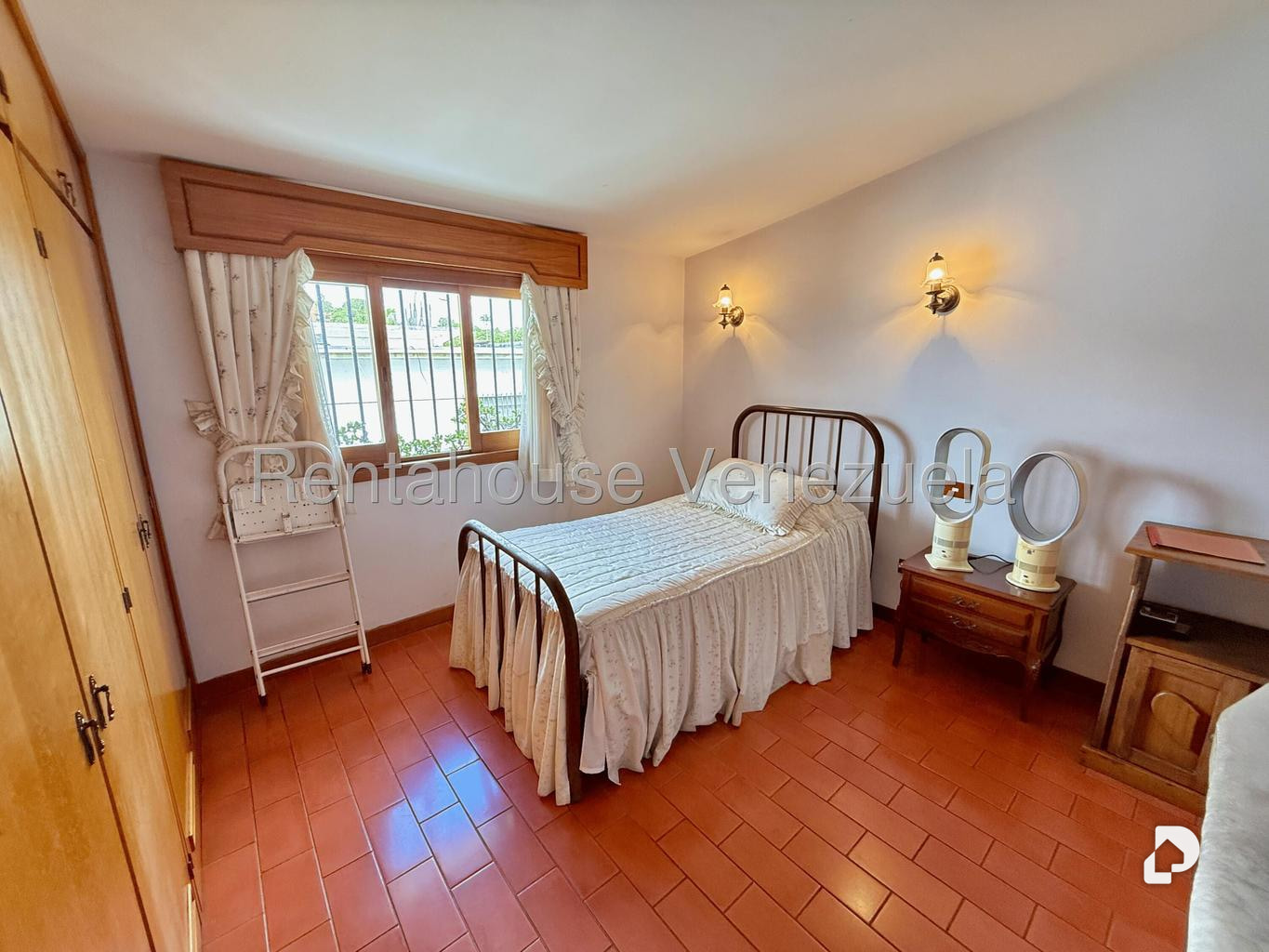 Casa en Lomas De La Trinidad, Caracas – 23