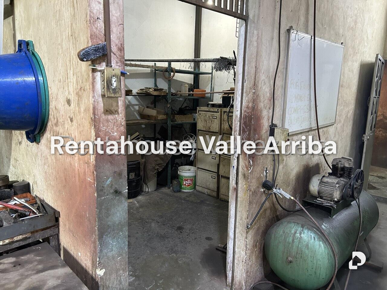 Local comercial en Puente Hierro, Caracas – 13