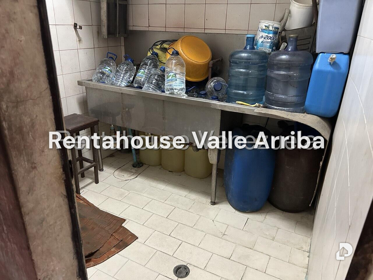 Local comercial en Puente Hierro, Caracas – 8