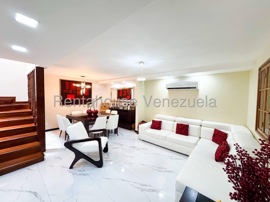 House in Alto Prado, Caracas - 1