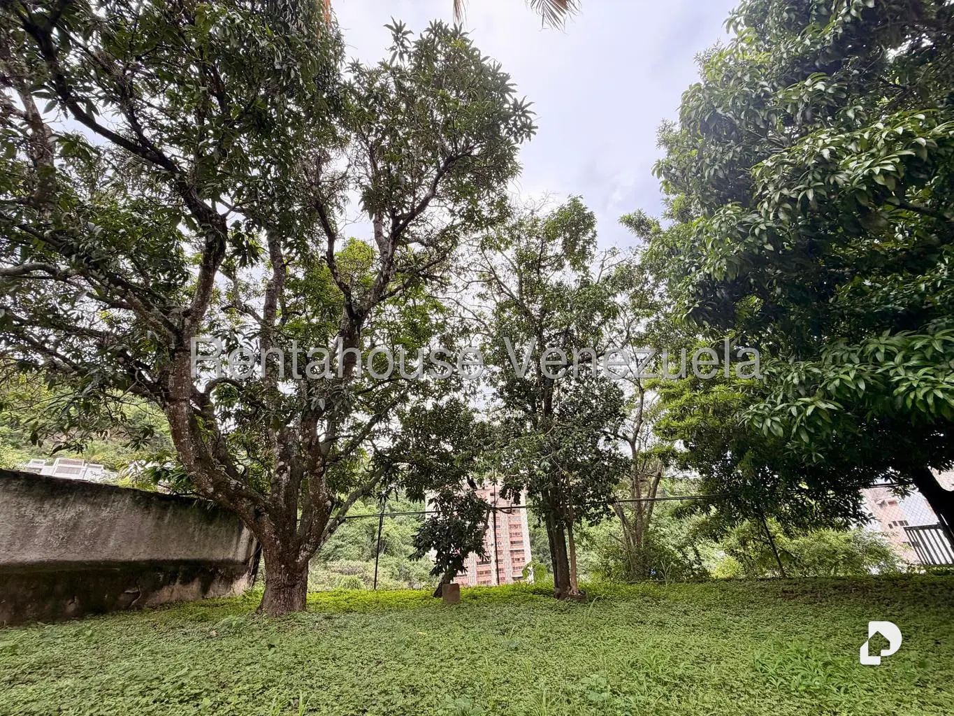 Casa en Colinas de Santa Mónica, Caracas – 28