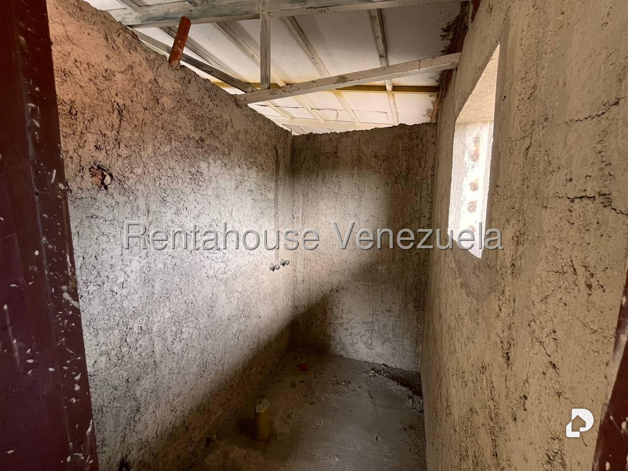 Casa en Altamira, Caracas – 26