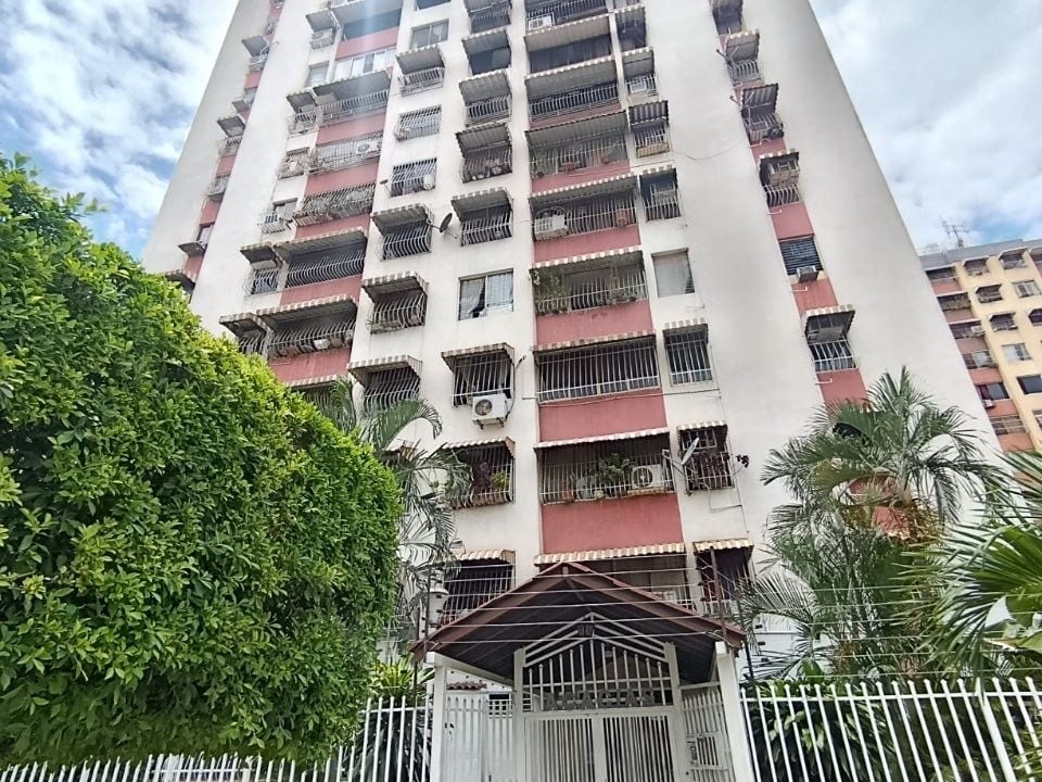 Apartamento en Urbanización Base Aragua, Maracay - 1