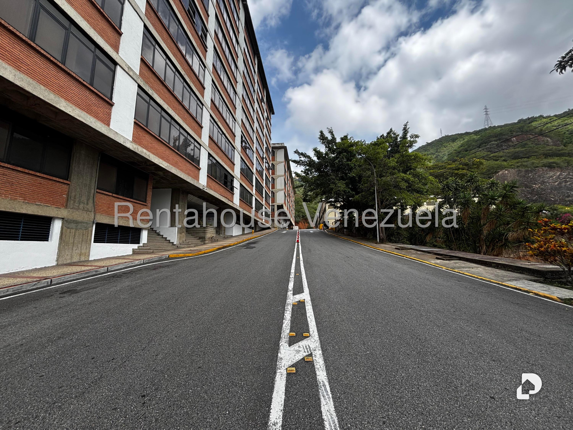 Galpón en El Valle, Caracas – 24