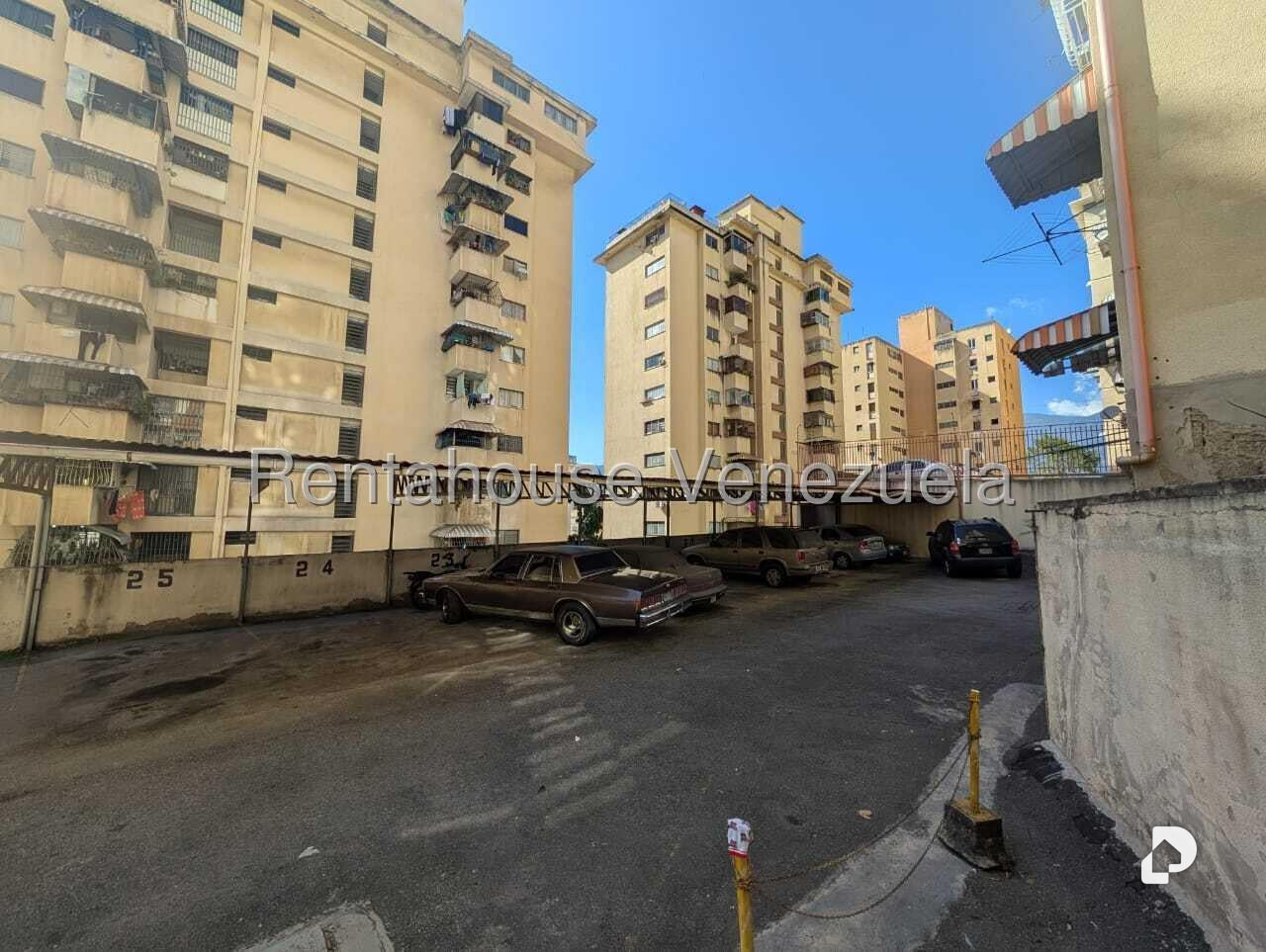 Apartamento en Santa Mónica, Caracas – 11