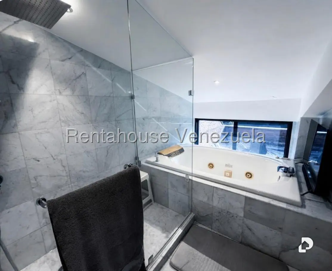 Apartamento en Lomas de La Lagunita, Caracas – 15