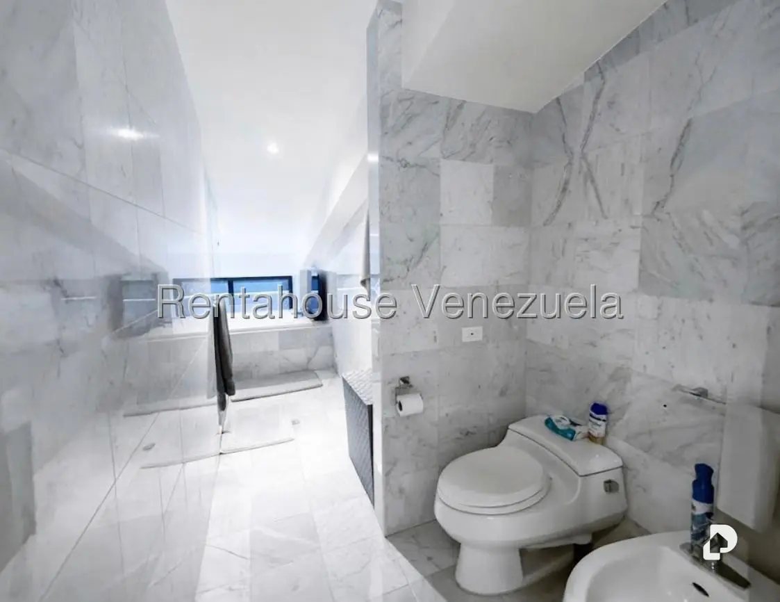 Apartamento en Lomas de La Lagunita, Caracas – 14