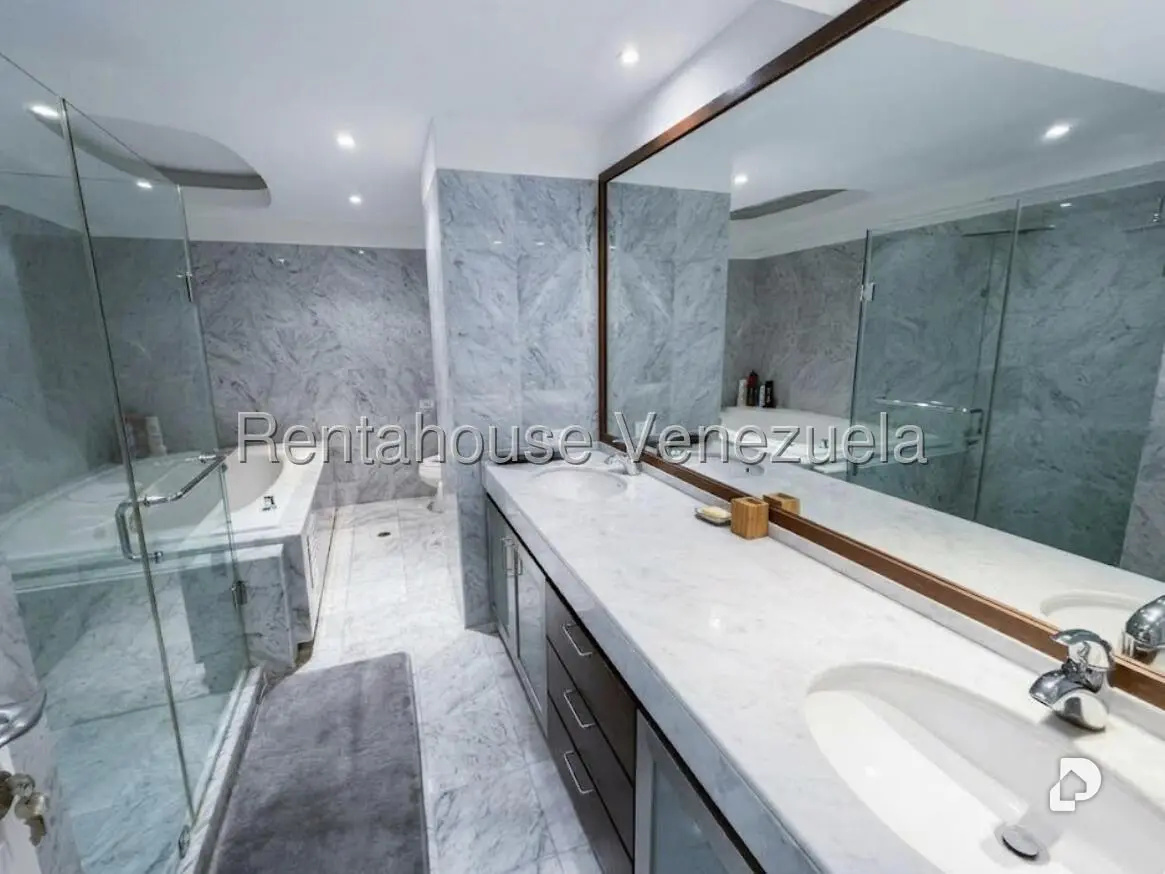 Apartamento en Lomas de La Lagunita, Caracas – 18