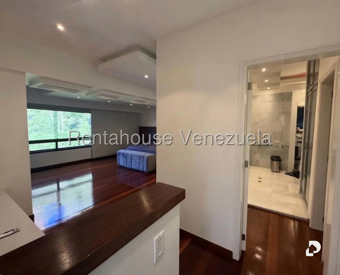 Apartamento en Lomas de La Lagunita, Caracas – 11