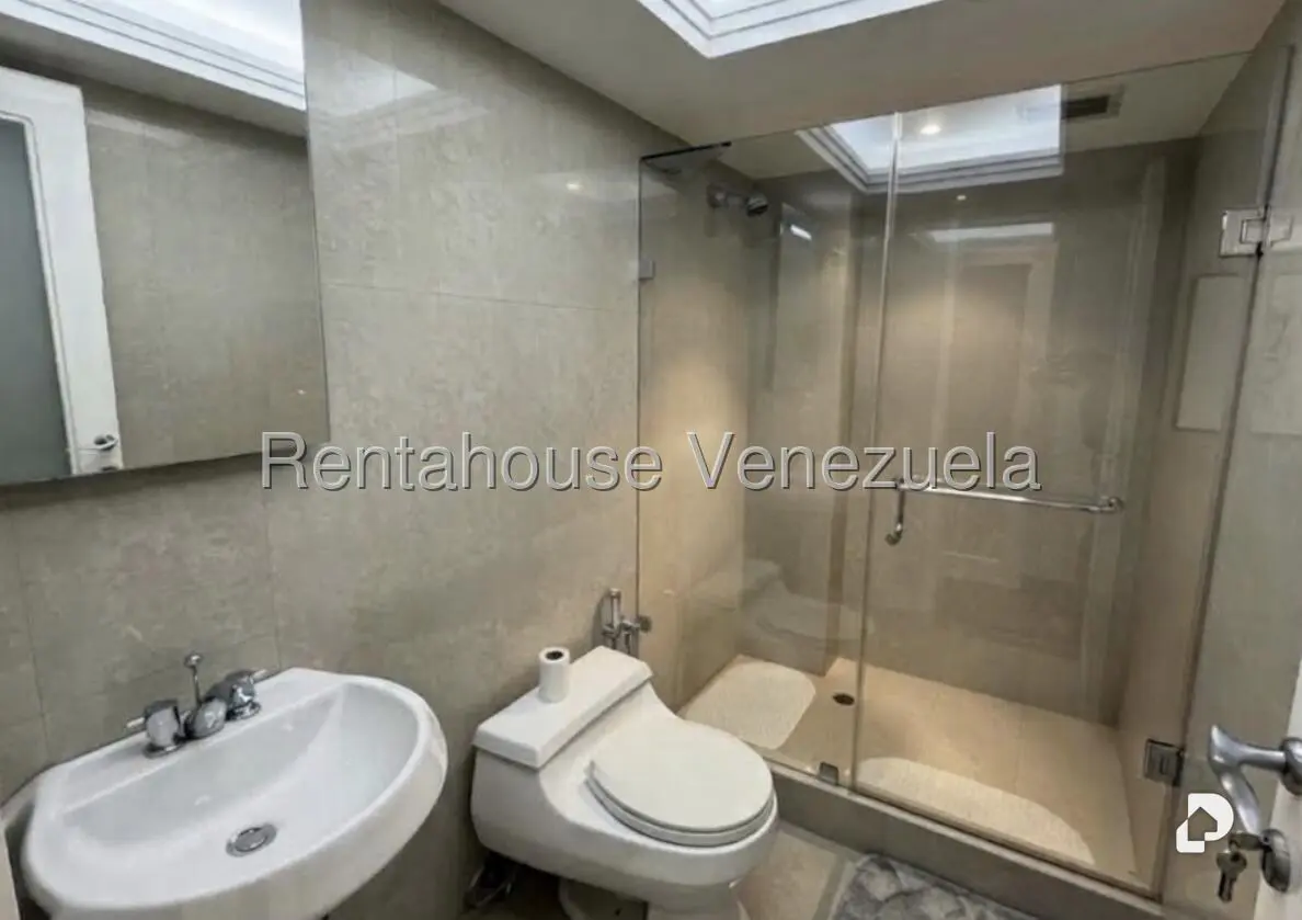 Apartamento en Lomas de La Lagunita, Caracas – 23