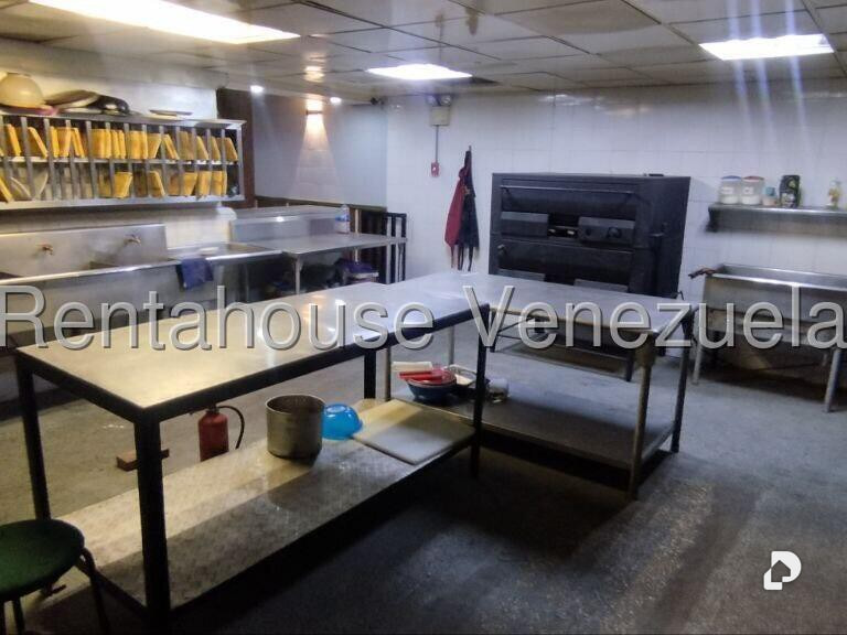 Local comercial en La Urbina, Caracas – 8