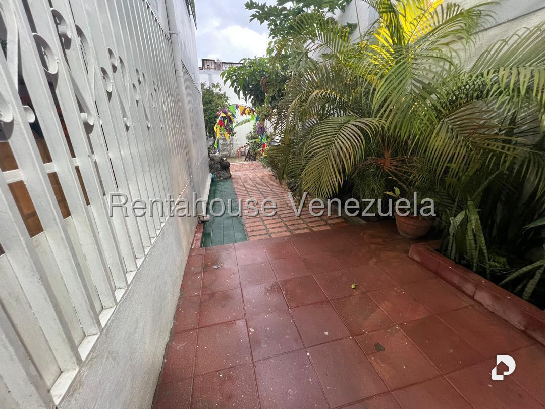 Casa en San Bernardino, Caracas – 26