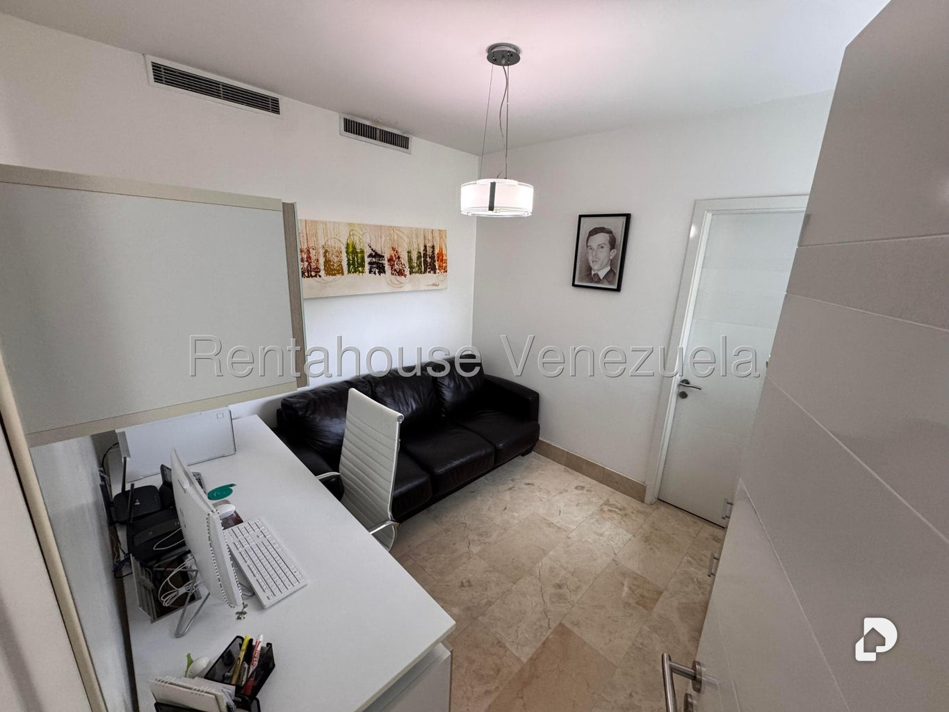 Apartamento en Las Mesetas de Santa Rosa de Lima, Caracas – 13