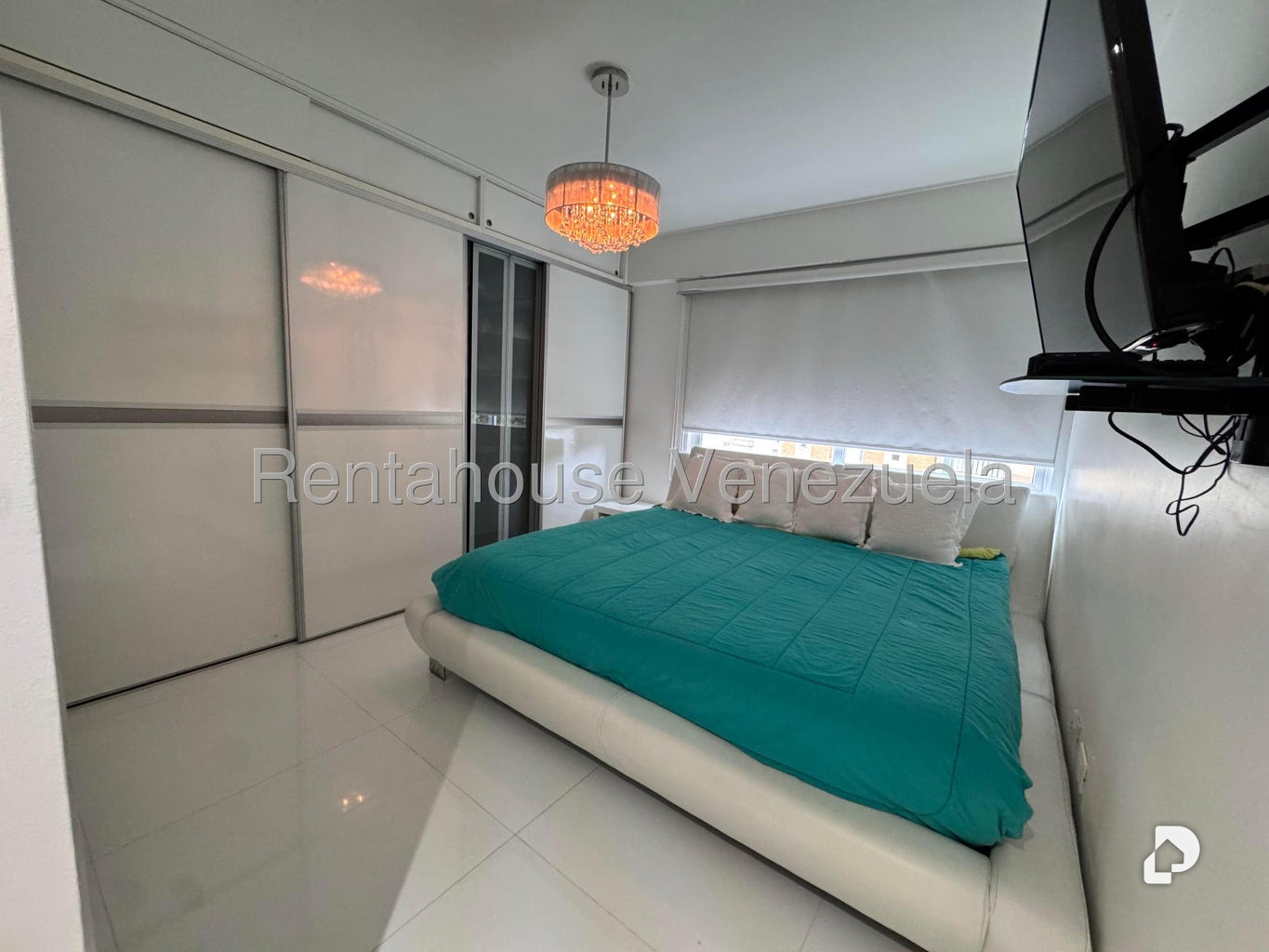 Apartamento en Las Mesetas de Santa Rosa de Lima, Caracas – 25