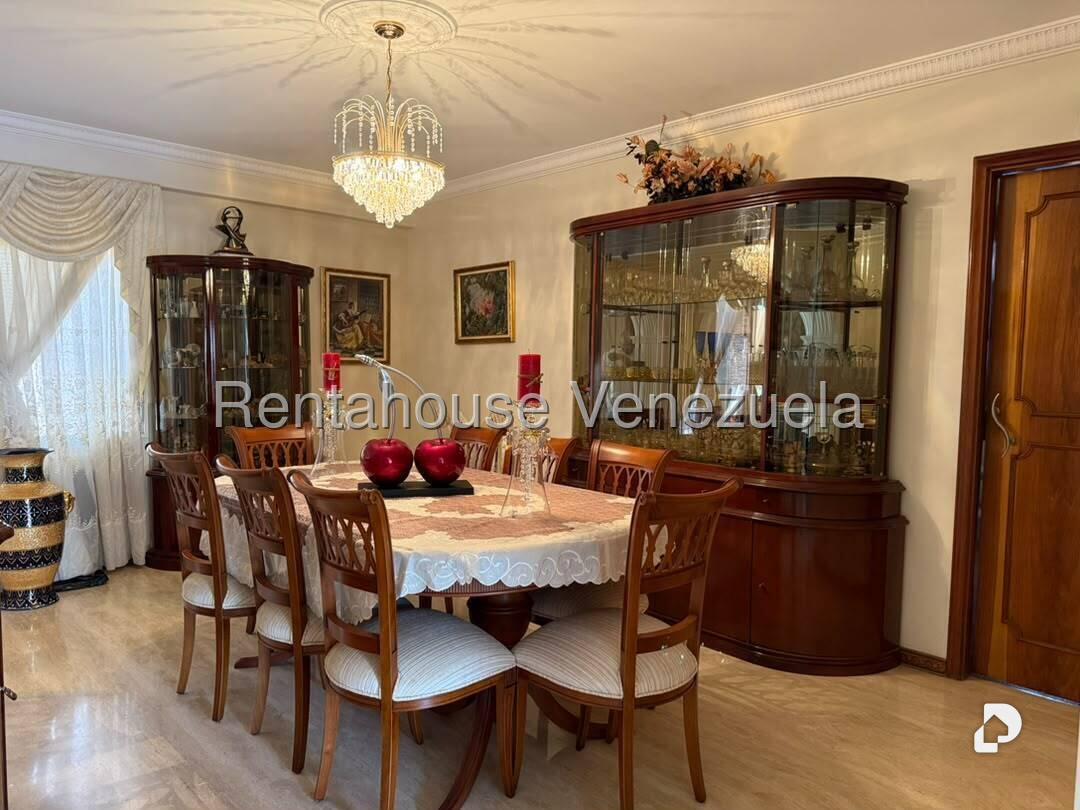 Casa en Santa Paula, Caracas – 24