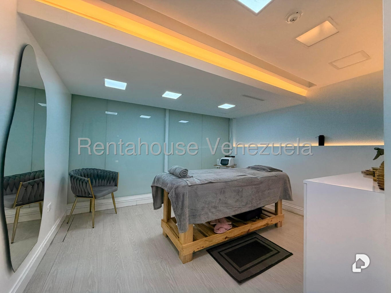 Local comercial en Las Mercedes, Caracas – 23