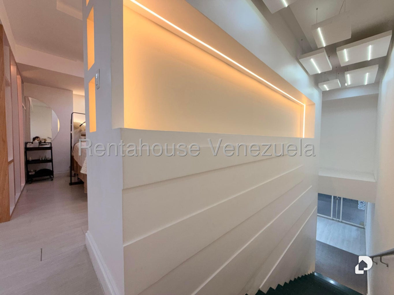 Local comercial en Las Mercedes, Caracas – 24
