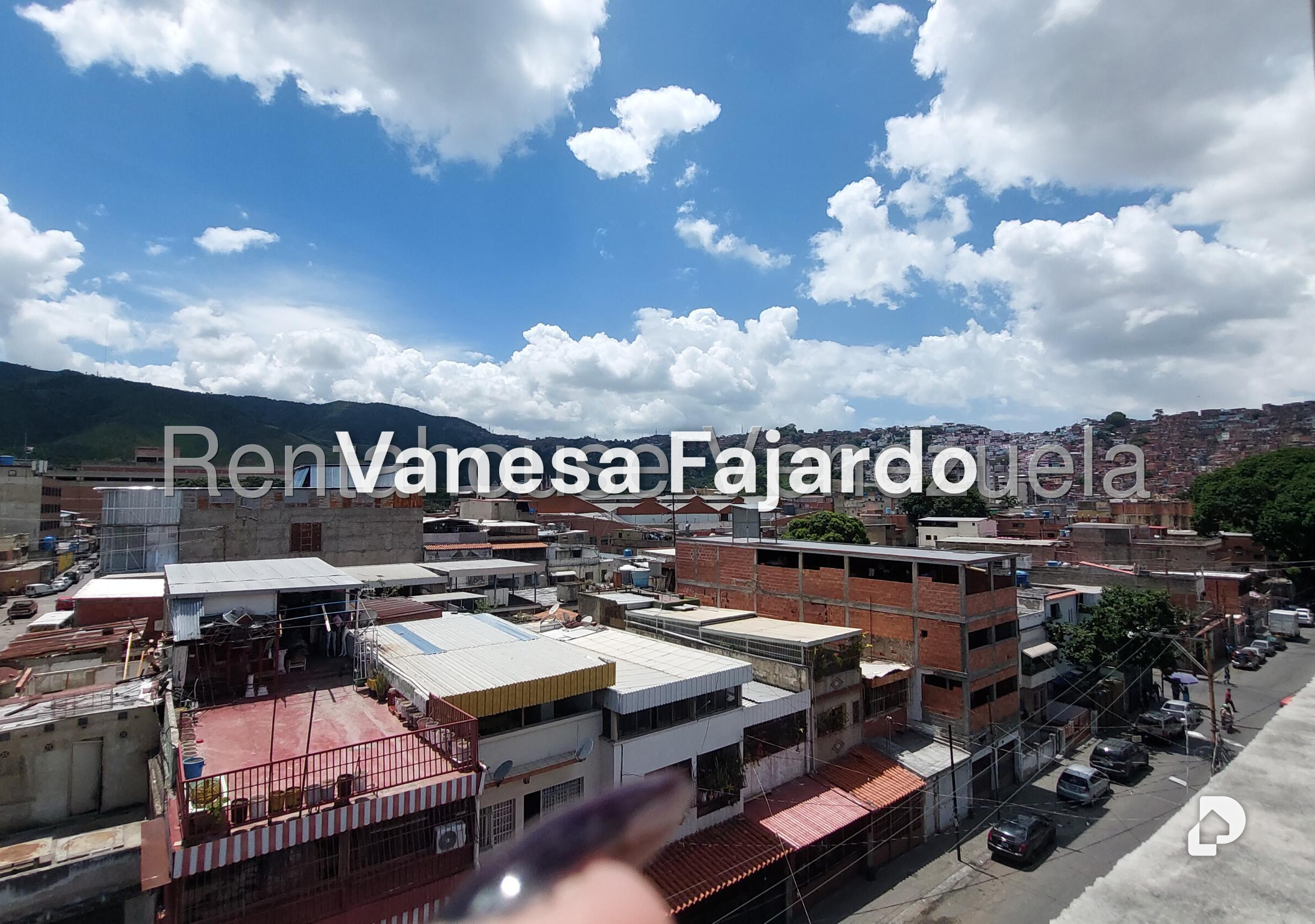 Galpón en Prado de María, Caracas – 19