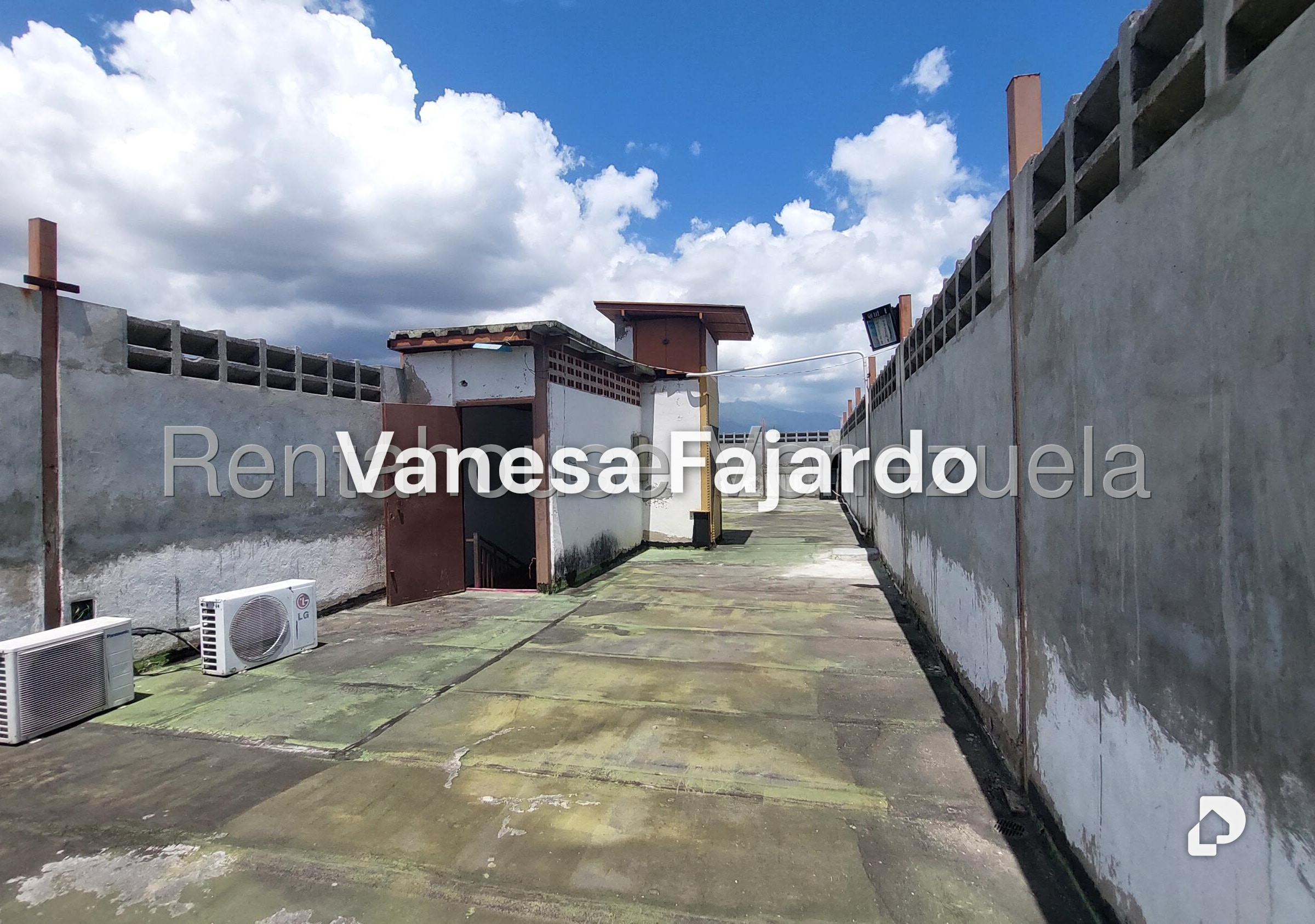 Galpón en Prado de María, Caracas – 25