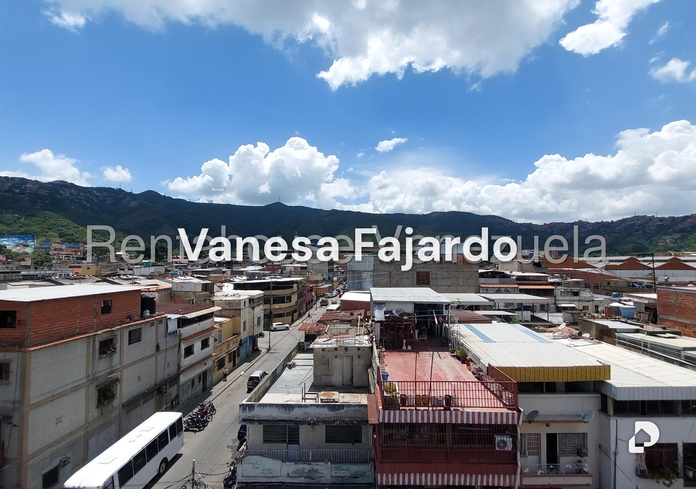 Galpón en Prado de María, Caracas – 18