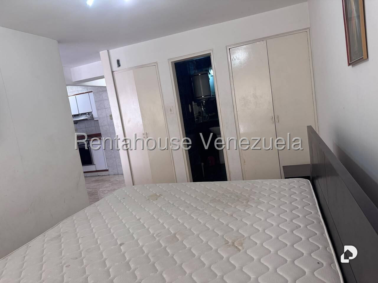 Apartamento en Los Palos Grandes, Caracas – 13