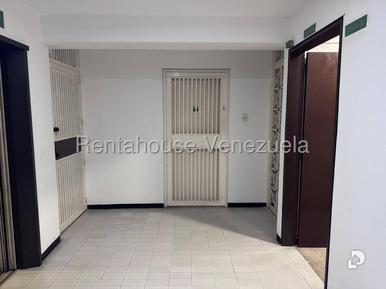Apartamento en Los Palos Grandes, Caracas – 2
