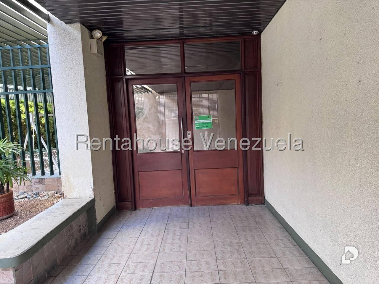 Apartamento en Los Palos Grandes, Caracas – 23