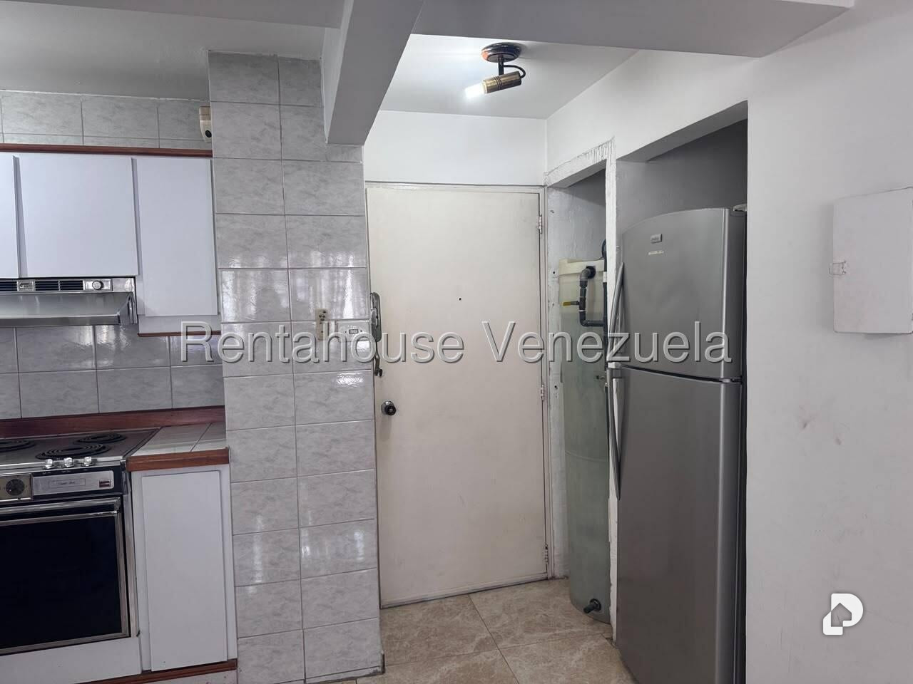 Apartamento en Los Palos Grandes, Caracas – 11