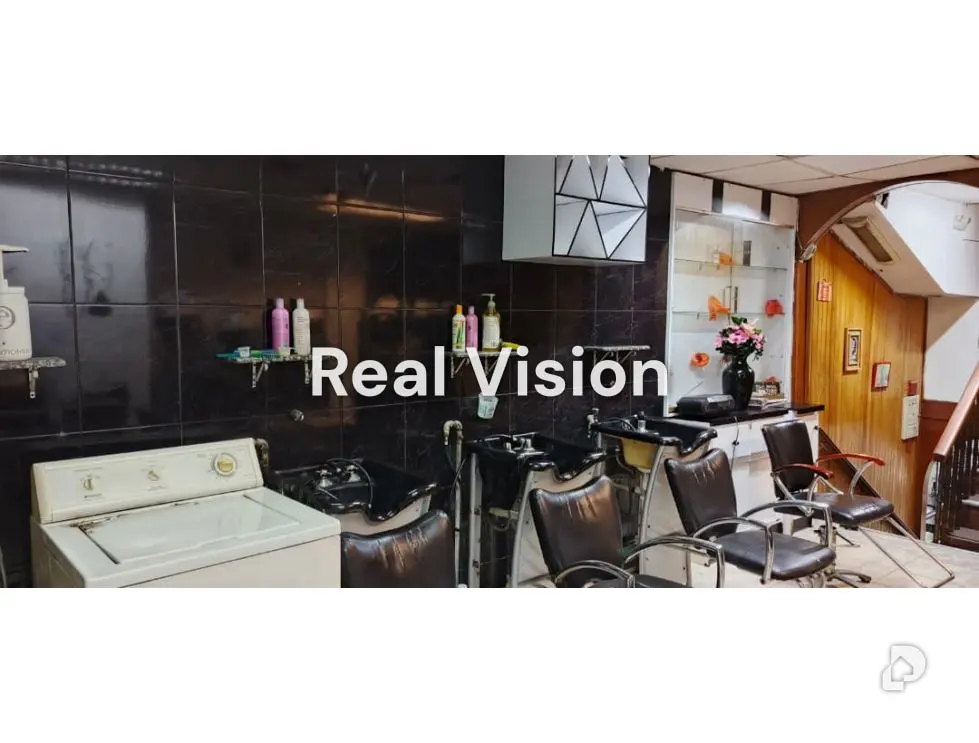 Local comercial en Av. Urdaneta, Caracas – 10