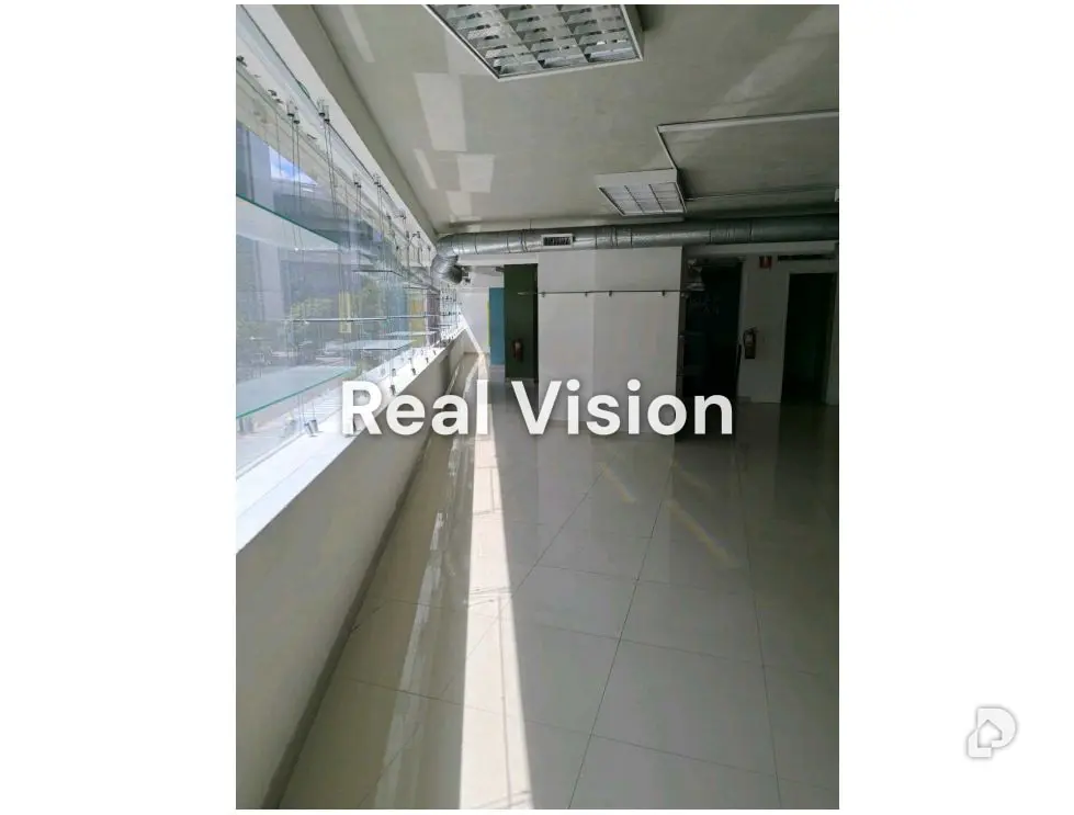 Local comercial en Campo Alegre, Caracas – 16