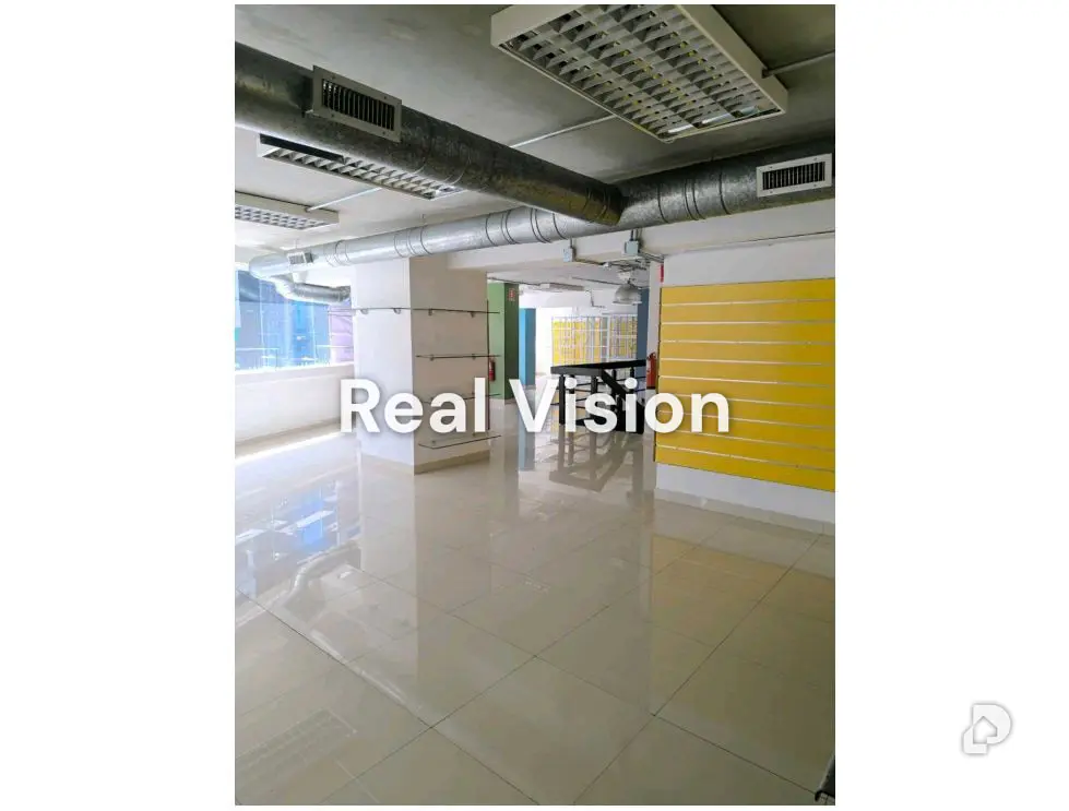 Local comercial en Campo Alegre, Caracas – 27