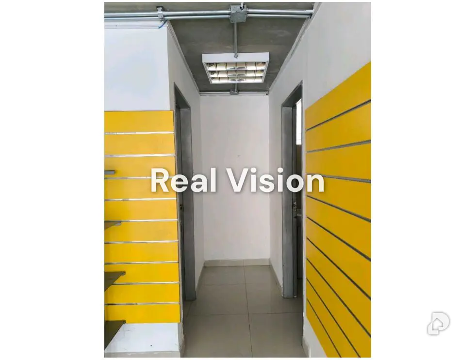 Local comercial en Campo Alegre, Caracas – 15
