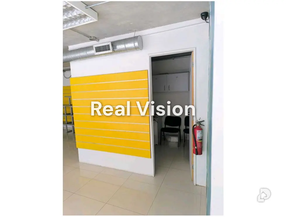 Local comercial en Campo Alegre, Caracas – 21