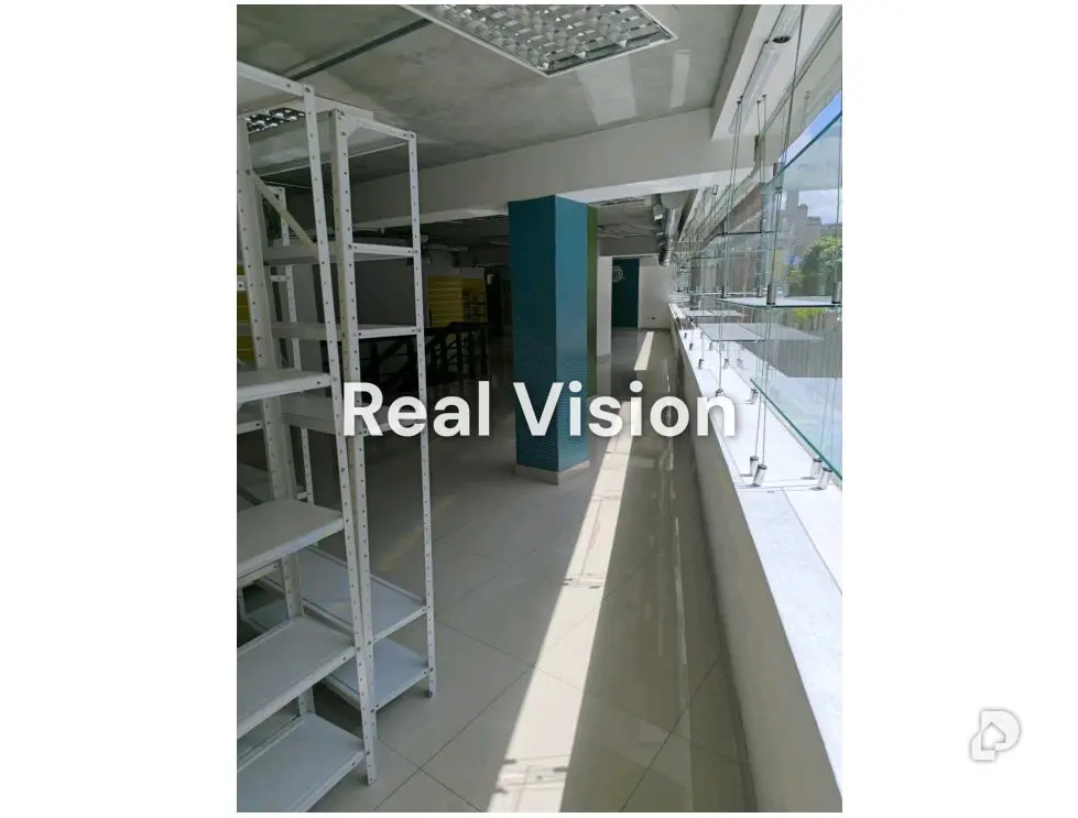 Local comercial en Campo Alegre, Caracas – 14