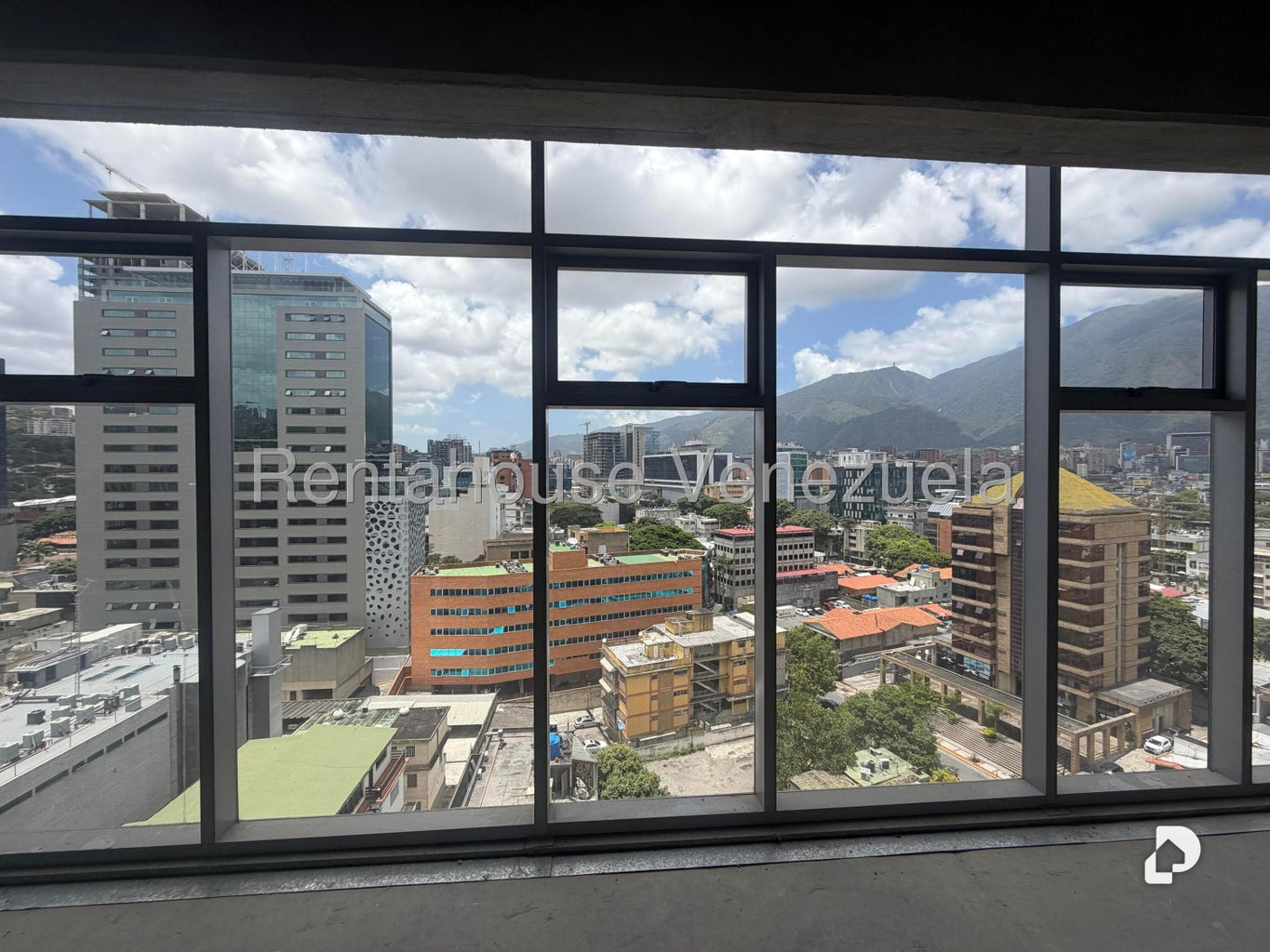 Oficina en Las Mercedes, Caracas