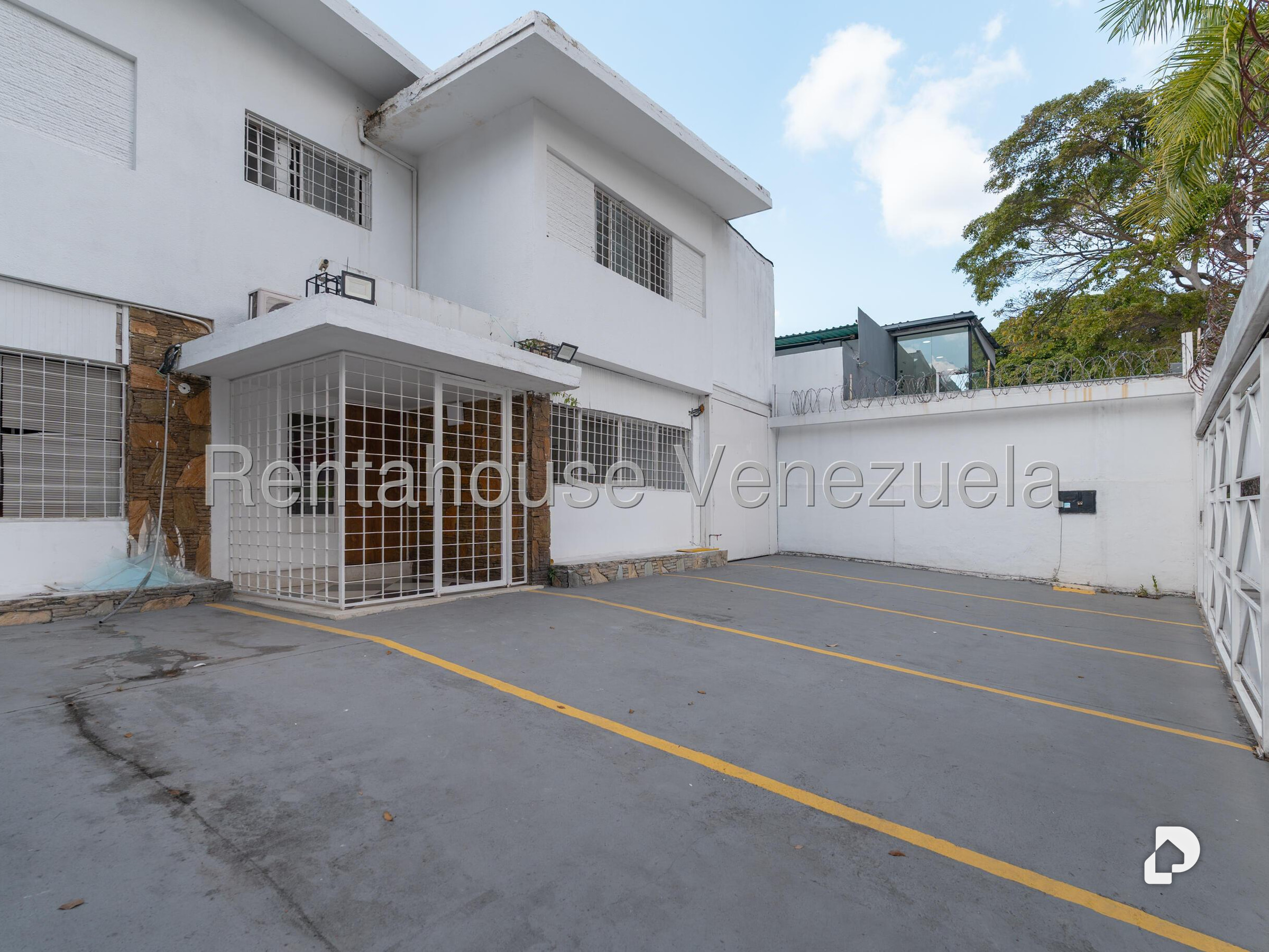 Local comercial en Chuao, Caracas – 3